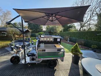 Ausschankwagen mit 5 Zapfhähnen, Bier Ape, mobile Biertheke, Bierwagen mieten, Ausschankwagen, Schankwagen, Partymobil, Kühlwagen, Bierwagen, Biermobil